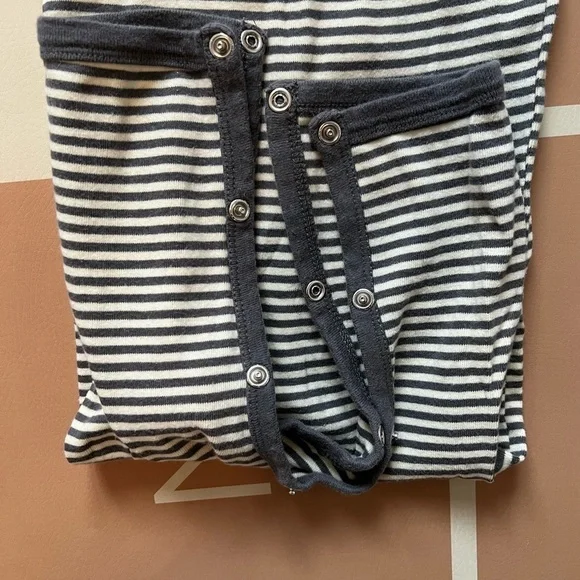 Burt’s Bees Snap grey and cream striped pajamas. - Picture 2 of 4